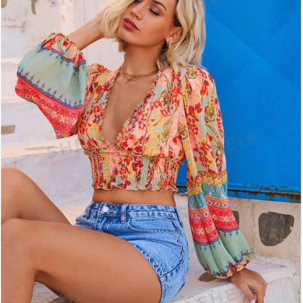 NWT - SHEIN VCAY - Lantern Sleeve Floral Crop Top - Size S